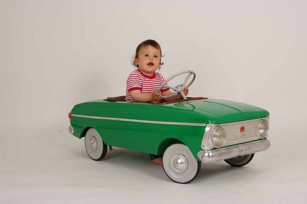 small-driver-867577_1920.jpg